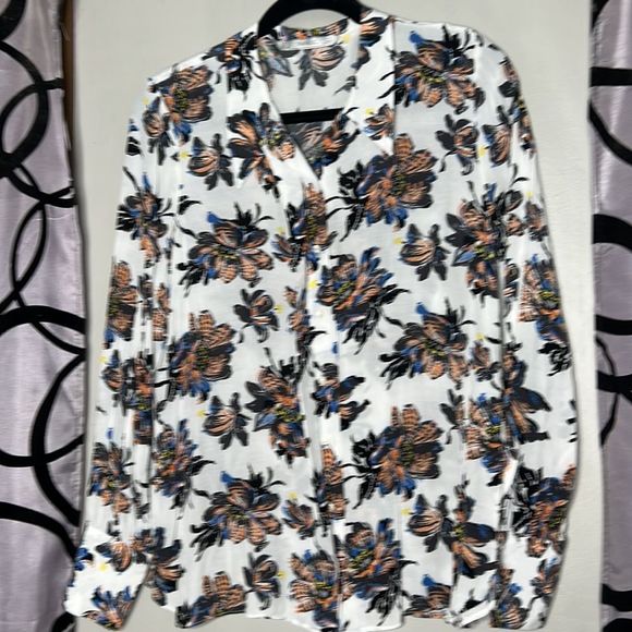 Zara floral, long sleeve, button-down blouse, size large - Picture 3 of 13